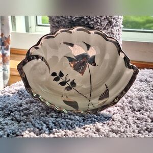 Silver leaf pattern & trim Sandland Ware English China clam shell shaped dish